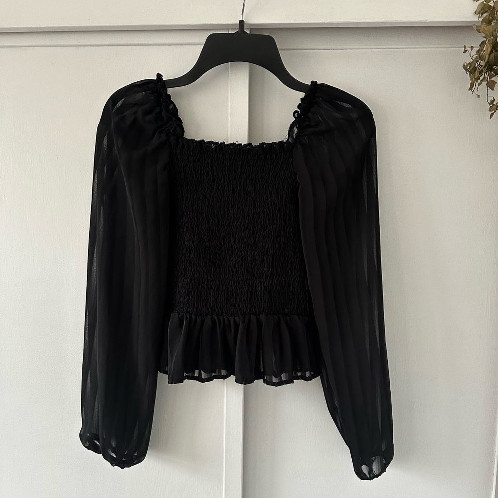 Fit & Flare Black Long Sleeve Blouse • Size M
